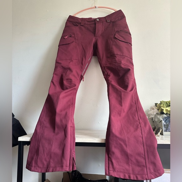 Women's Burgundy Burton snowboarding pants size M - Picture 1 of 7